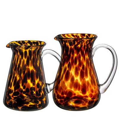 China Factory Handmade High Quality Leopard Color Glass Water Jug Leopard Color 55oz Carafe Jug Glass Water Pitcher With Handle for sale