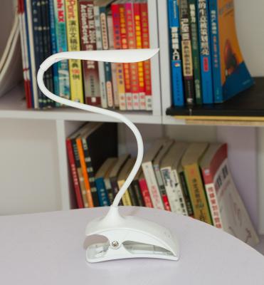 China Modern LED USB Desk Lamp Reading Light with Flexible Gooseneck for sale