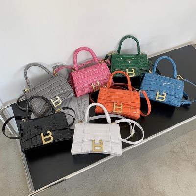 China 2021 Fashion Trendy Leather Luxury Women Mini Handbag Vintage Crossbody Pouch Multicolor For Women Handbag for sale