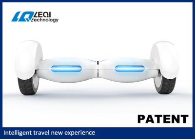 중국 균형을 잡는 널 전기 스쿠터 최고 속도 8 Km/Hour가 조밀한 백색에 의하여 각자 농담을 합니다 판매용