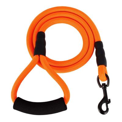 China Reflective Wholesale Promotional Comfortable Padded Handle Dog Leash Strong Nylon Rope for sale