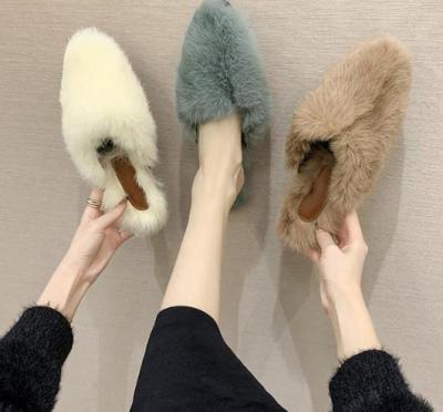 China 2021 Fashion Faux Fur Winter Durable Women Slippers Inside Closed Toe Mules Plush Ladies Flats for sale