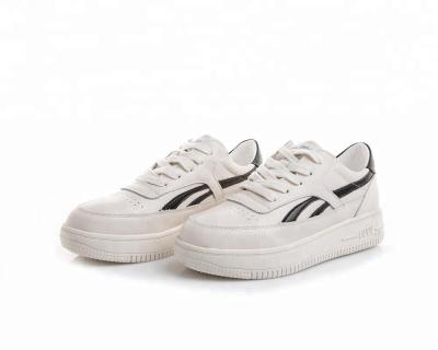 China RTS Flat Shoes 2019 Women Fashion Sneakers Ladies Casual Sport Shoes Scare White Leather Lace for sale