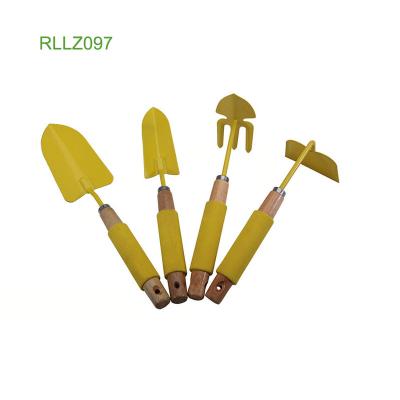 China Garden Shovel Gardening Tools Garden Spade Shovel Wooden Handle for sale