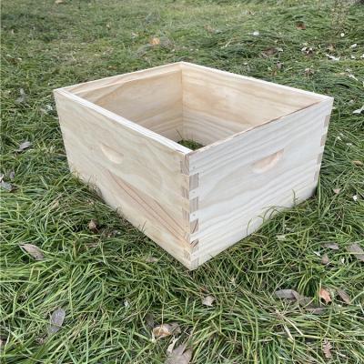 China Fir wooden bee hives and Pin bee hives langstroth Super bee hive box with deep box for sale