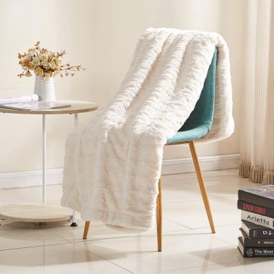 China Anti Static Double Sides Fluffy Gothic Decor And Plush Faux Fur Throw Blankets For Couch And Bed for sale