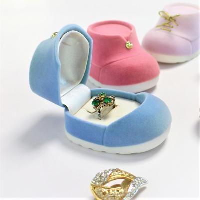 China Handmade Wholesale Baby Shoes Form Flocking Velvet Jewelry Packaging Boxes For Ring for sale