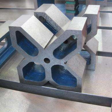 China 2021 Hot Selling Cast Iron Or Cast Steel For Wholesales Cast Iron V-Block for sale