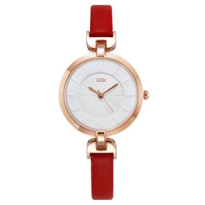 China Hot Selling New Fashion Water Resistant Retro Big Size Waterproof Women's Watch Fashion Dial Strap Leisure Watch for sale