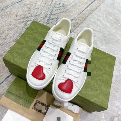 China Fashion Trend Women Casual Shoes New Fashion Breathable Walking Flat Woman Shoes White Sneakers Women Tenis 2022 Female Shoes Original Box for sale