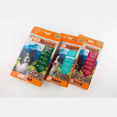 China Moisture Proof Pet Food Packaging - High Capacity Dog Food Patterned Matte Effect Side Gusset Handle Bag for sale