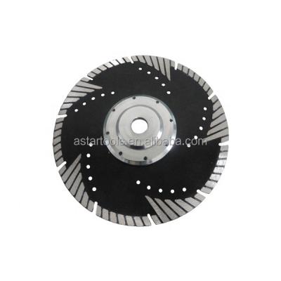 China Cutting Granite Muti-tilting Turbo Shielded Diamond Saw Blade For Granite Cutting for sale