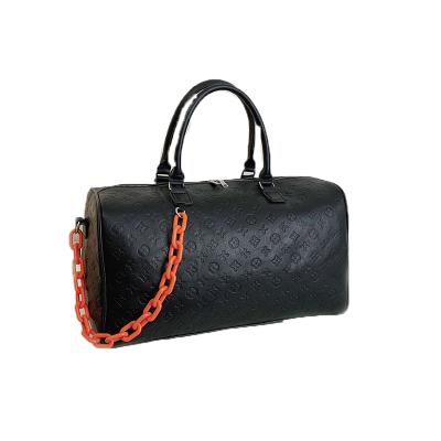 China Fashion PU Leather Casual Cross - Body Bag Large Capacity Women Men Shoulder Bag Gym Handbags With Hanging Chain for sale