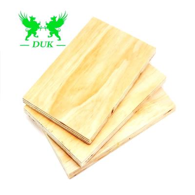 China Linyi contemporary pine plywood used for furniture/sheet pine timber laminate plywood for sale