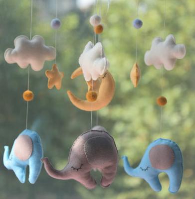 China Safety Quality / 2020 New Style Eco-friendly Good Soft Felt Baby Hut Felt Cloud Shape Felt Baby Mobile Baby Mobile for sale