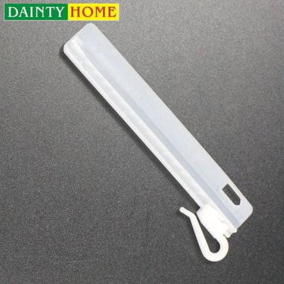 China High Quality Minimalist Adjustable Curtain Plastic Hook Easy Assemble Curtain Hook for sale