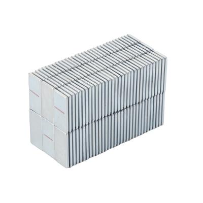 China Industrial Magnet N35 N38 N42 N50 N52 Super Strong Disc Small Ndfeb Round Magnet Mini Neodymium Magnets for sale