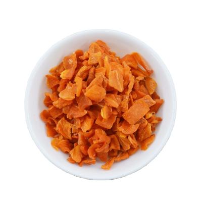 China Dry Dehydrated Air Dried Carrot Flakes 6-8 Mm Fast Food Dried Carrot Cubes for sale