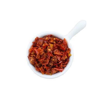 China Dried Red Paprika Cubes Dehydrated Air Dried Pepper Flakes Camping Vegetables for sale