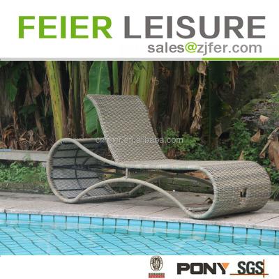 China Unique High Quality Round Rattan Cane Sun Lounger Beach Folding Bed for sale