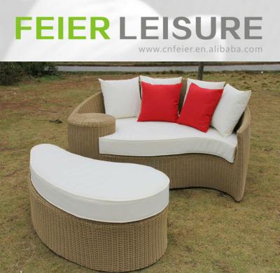 China Garden Sofa Outdoor Round Sofa Sets Rattan Bed for sale