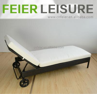 China Classic style garden lounge bed with wheel for sale