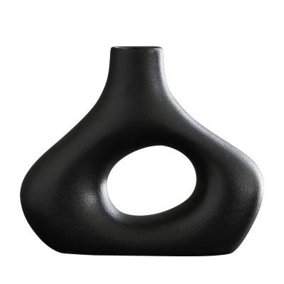 China Home Office Modern Custom Weeding Party Nature Irregular White Black Vase for sale