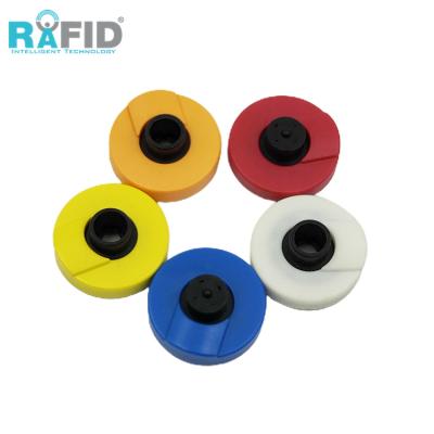 China ID for Animals RAFID Button Ear Tags Pig Ear Tag 134.2KHZ ISO11784 Small Round Rfid Plastic Animal Ear Tag for Sheep Cattle Scare Ear Tags for sale