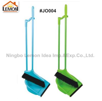 China Classic Eco-friendly House Cleaning Plastic Dustpan Set With Long Metal Handle Broom for sale