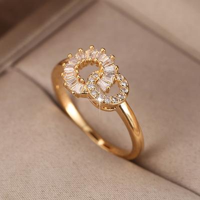 China Trendy INS Hot Sale Newcomer Rings 2022 Couples Ring Elegant Zircon Rings For Creative Women for sale