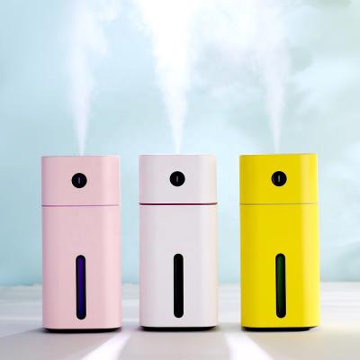 China 2020 Product Mini Size Hot Custom Wholesale Humidifier Portable Portable Mini Humidifier With Led Light for sale