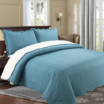 China Multi Color Microfiber Home Solid Classic Reversible Fleece Quilted Bedding Set for sale