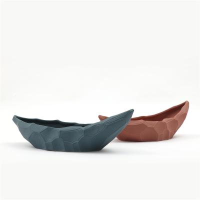 China Stocked Nordic Decor Accessory White Green Black Red Solid Color Boat Pure Boat Shape Fruit Dish for sale