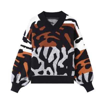 China 2022 New Fashion Leopard Sweater V Neck Anti-pilling Loose Casual Pullover Sweater For Women for sale