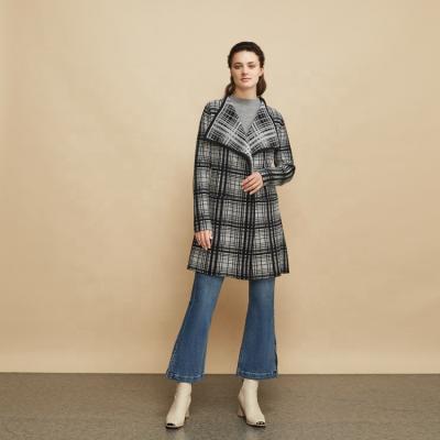 China Anti-Wrinkle Knitwear Manufacturer Custom Warm Long Sleeve Lapel Plaid Women Knitted Sweater Coat for sale