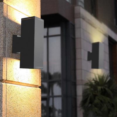 China Modern Led Wall Sconce Light Outdoor Tempered Glass Cube Cylinder Cylinder Chandelier for sale