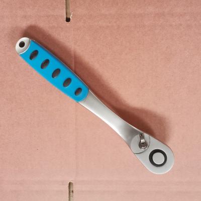 China Heavy Duty Ratcheting Wrench Cranked Handle with Soft Grip 1/2in 90 Teeth Ratchet Wrench for sale