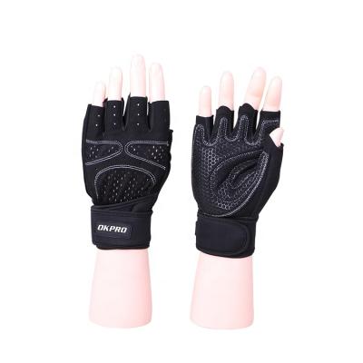 China Comfortable Men's Half Finger Gym Exercise Fitness Weightlifting Gloves for sale