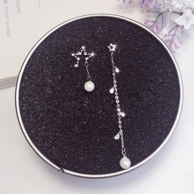 China Hot Selling Eco-Friendly Long Chain Fashion Bohemian Pearl Earrings Simple Pearl Drop Fringe Earrings For Women for sale