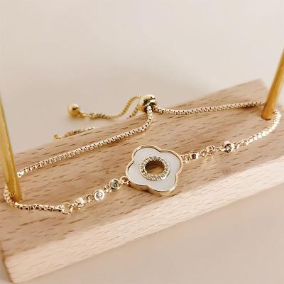 China Hot Selling Flower Bracelet Link Chain Bracelets Women Gold Silver Copper Fashion Environmentally Friendly Sweet Copper Jewelry for sale