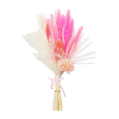 China Red Hot Sale Wedding Decor Natural Bouquet Events Decoration Pampas Palm Leaves Fans Rose Red Dry Pampas Grass Flowers Bouquet for sale