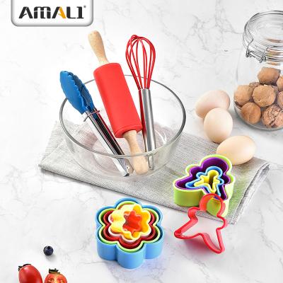 China Viable Silicone 14PCS Kitchen Accessories Cooking Tool Kit Silicone Food Tong Rolling Pin Egg Whisk Cookie Cutter for sale