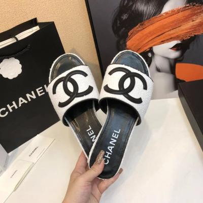 China Cushioning new design slippers chaneel style women's shoes popular beach sandal flat slippers for sale