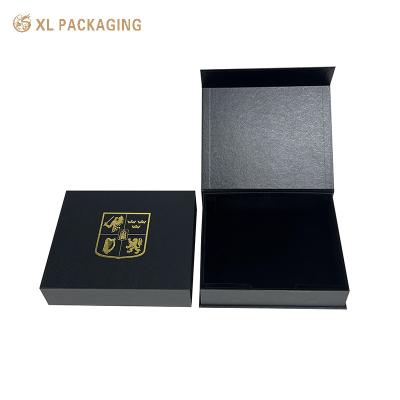 China Cardboard Paper Magnetic Closure Box Gift Box Wig Custom Logo Gold Foil Stamping for sale