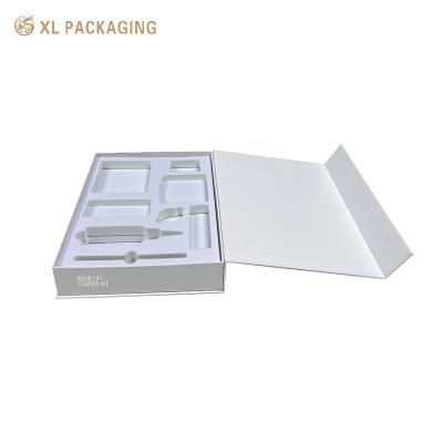 China Recycled Magnetic Closure Paper Gift Packaging Boxes Custom Logo For Skincare Cosmetic for sale