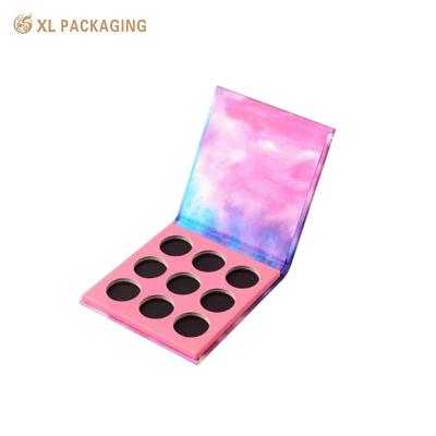 China Magnet Closure Makeup Cosmetics Eye Shadow Palette With Mirror Gold Luxury Cosmetic Packaging Handmade Accept for sale