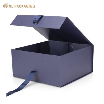 China Custom Order Matt Lamination Rigid Folding Box for Shoe Scarf Clothing Packaging for sale