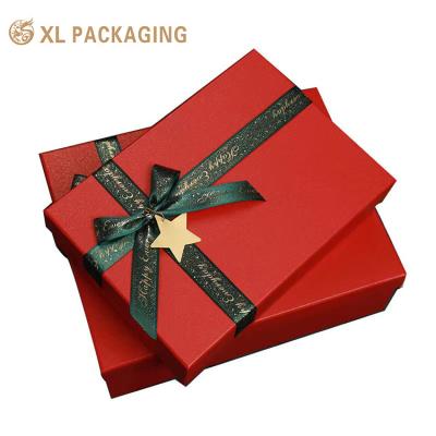 China Customized Size Eco-Friendly Clothing Scarf Gift Packaging Box with Red Lid and Base for sale