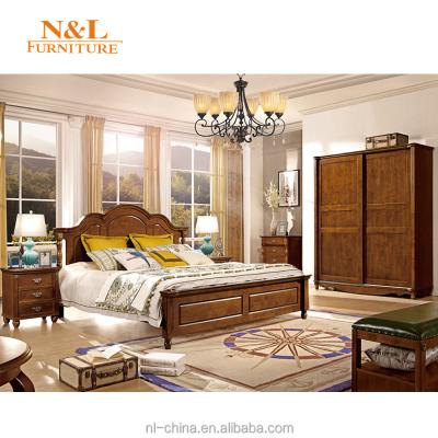 China Latest North American Style Bedroom Furniture Solid Wood Double Bed Designs Eco - Friendly for sale