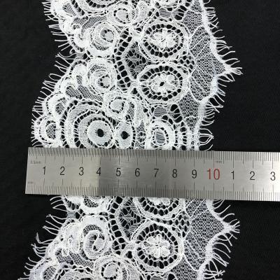 China 2019 Sustainable Good Quality Chantilly Lace Fabric French Lace Fabric For Wedding for sale